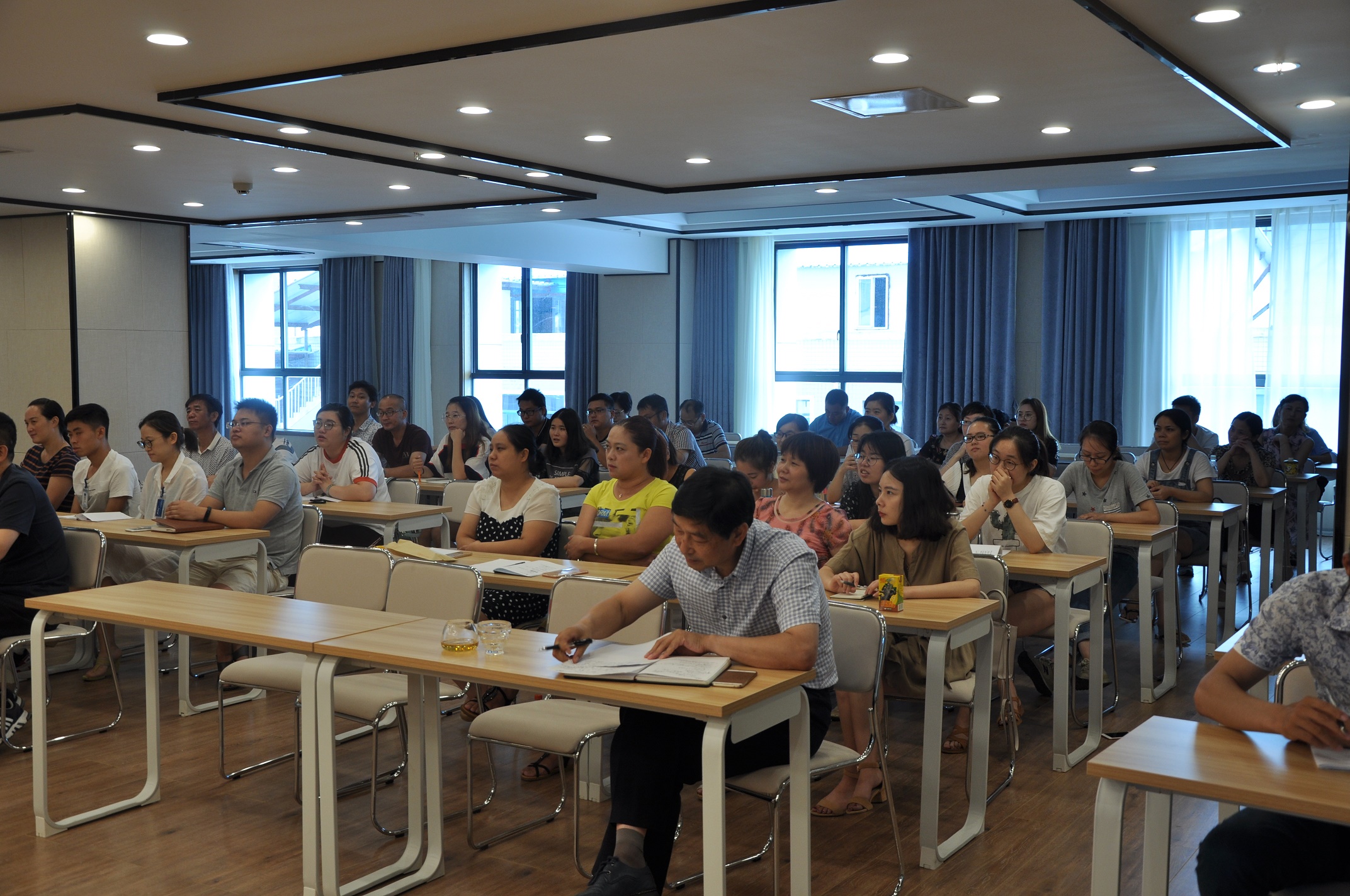 DSC_0060.JPG DSC_0060.JPG